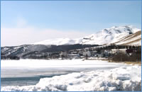 雪景色の車山と白樺湖